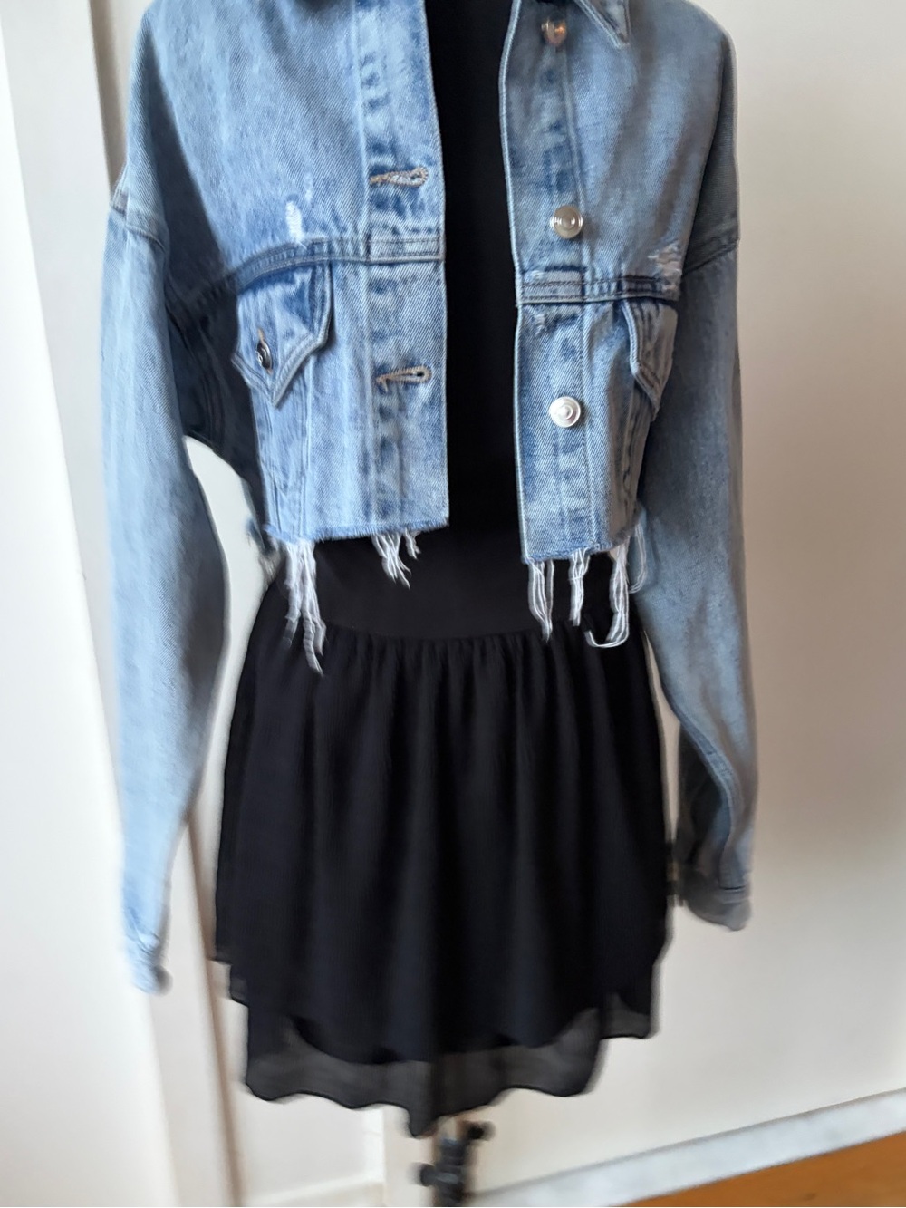 Madison Distressed Cropped Jean Jacket Light Wash with silver hardware
